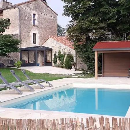 Maison De Village, Charme Et Confort Mauroux